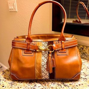 Coach Brown Leather shoulder bag. Beautiful bag!